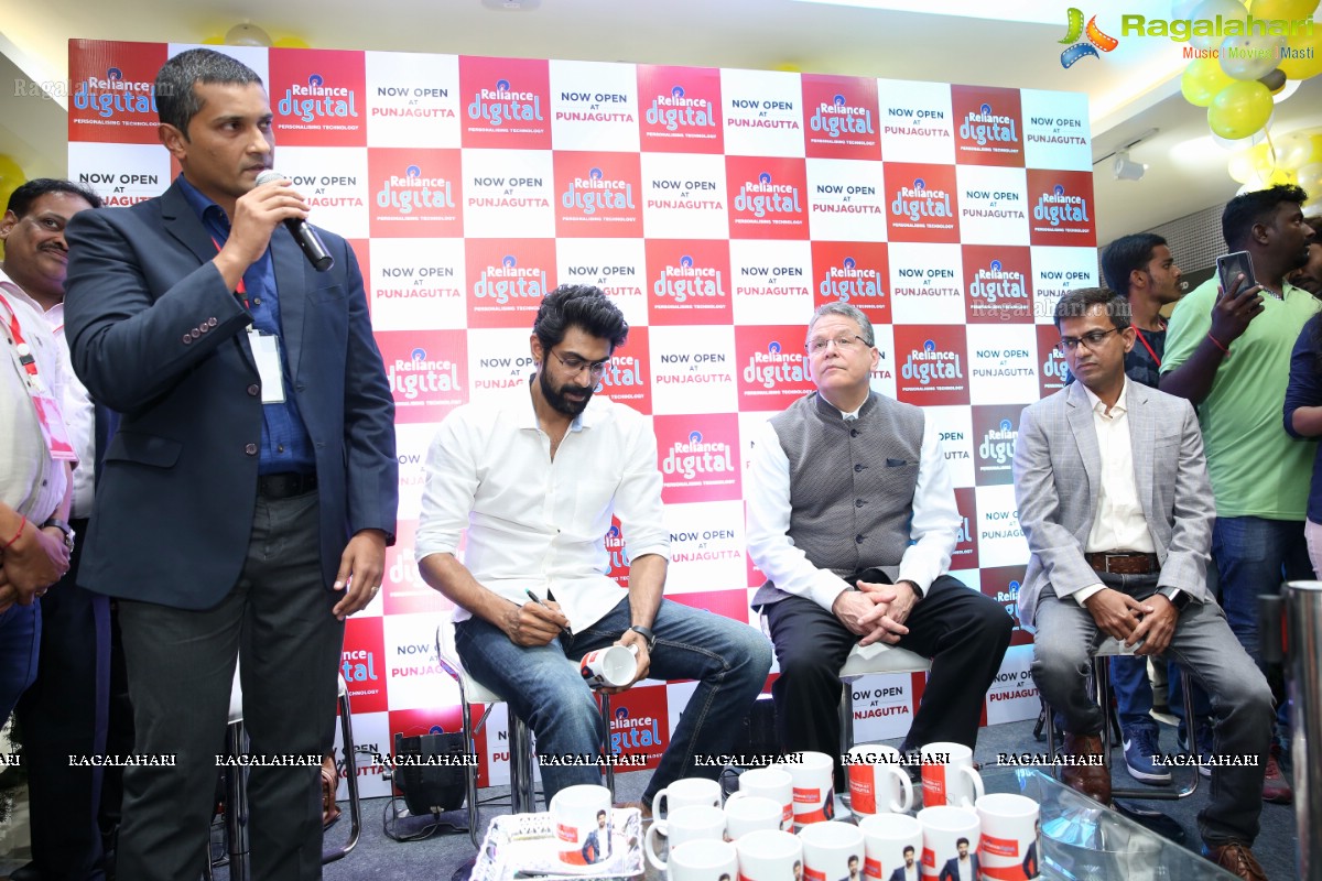 Raana launches Reliance Digital store at Punjagutta