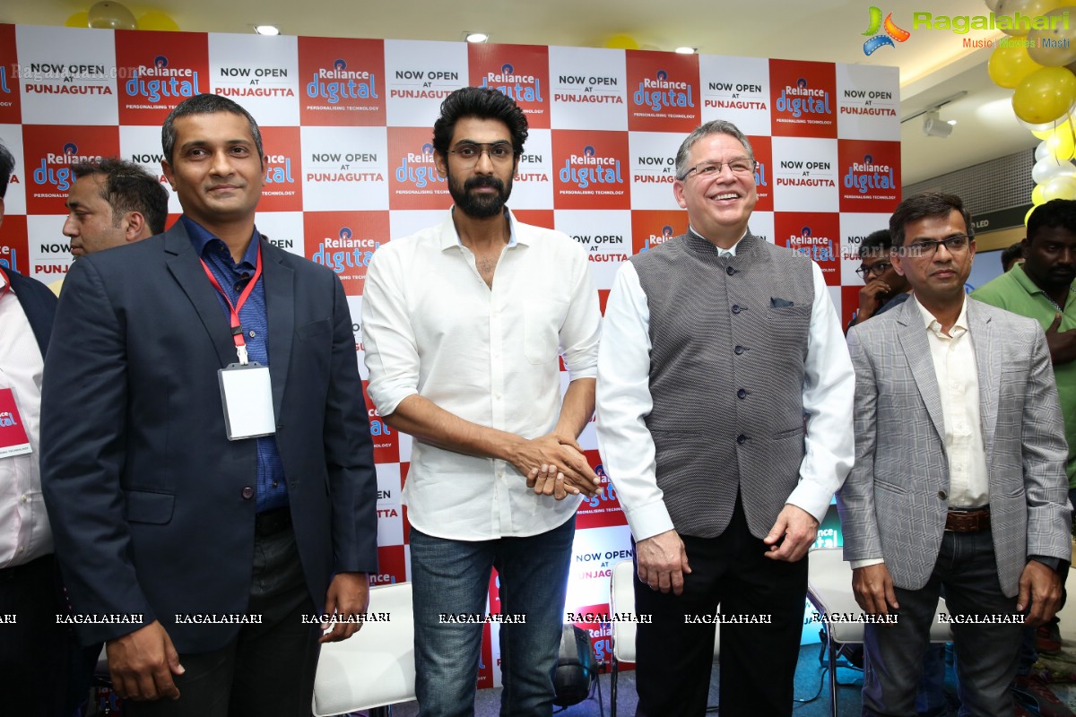 Raana launches Reliance Digital store at Punjagutta