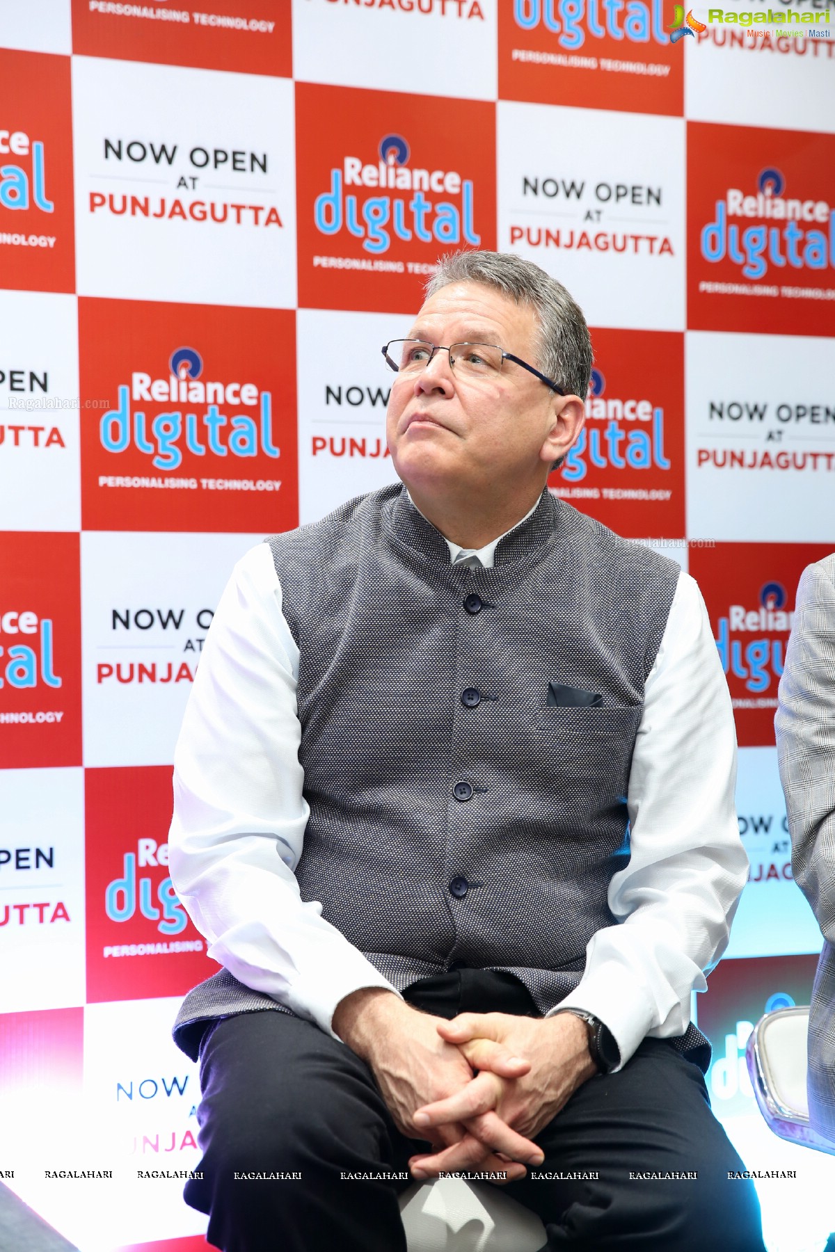 Raana launches Reliance Digital store at Punjagutta