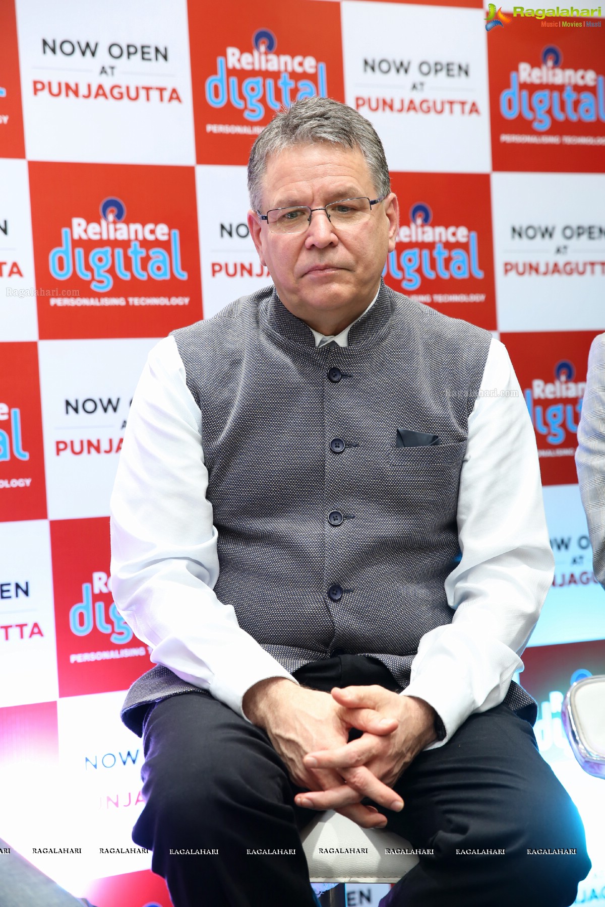 Raana launches Reliance Digital store at Punjagutta