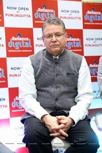 Daggupati Raana launches Reliance Digital at Punjagutta