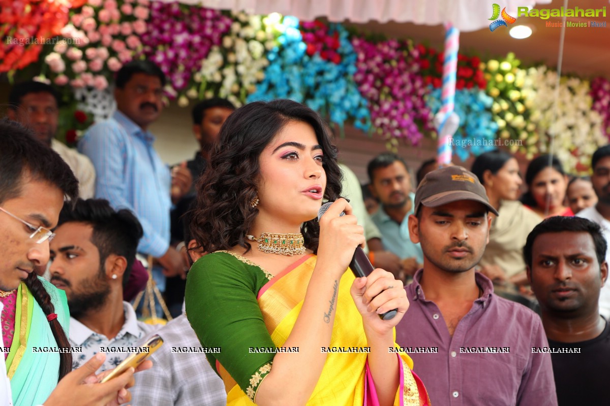 Rashmika Mandanna Launches CMR Shopping Mall In Mahaboobnagar 