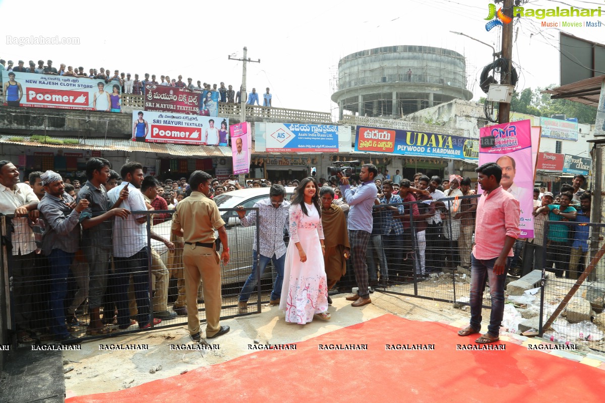 Rashmika Mandanna Launches CMR Shopping Mall In Mahaboobnagar 