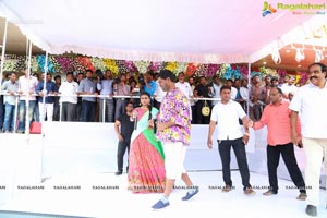 Rashmika Mandanna Launches CMR Shopping Mall