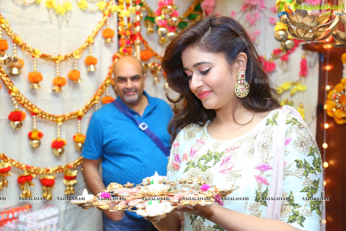 Sutraa Lifestyle & Fashion Dusshera and Diwali Exhibition inaugurated by Poonam Bajwa, Alankrita Bora