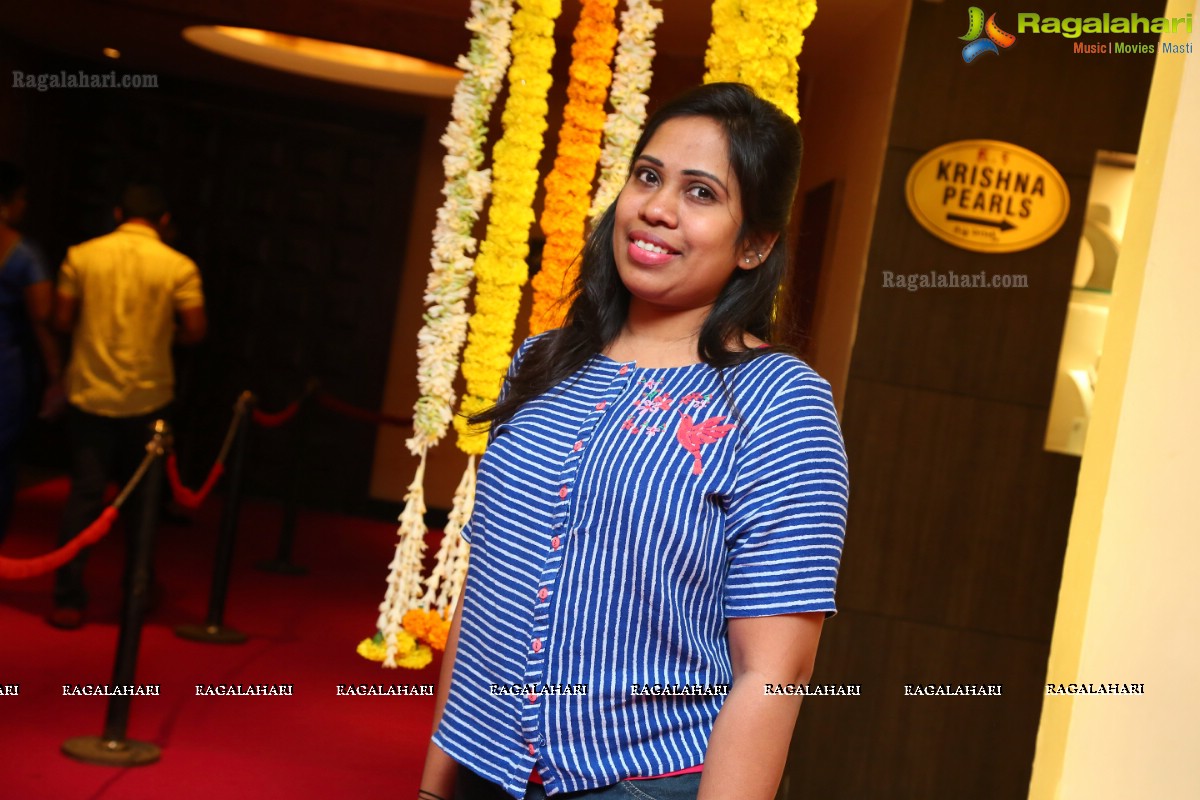 Sahithi Jadi & Ashu Gauri Inaugurate Trendz Life Style Expo @ Taj Krishna