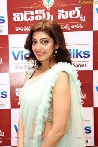 Pranitha, Naini Narshimha Reddy Inaugurates Videms Silks