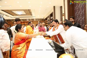 Pranitha, Naini Narshimha Reddy Inaugurates Videms Silks