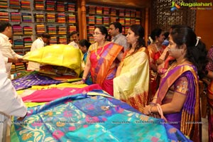 Pranitha, Naini Narshimha Reddy Inaugurates Videms Silks