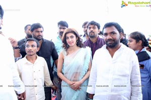 Pranitha, Naini Narshimha Reddy Inaugurates Videms Silks