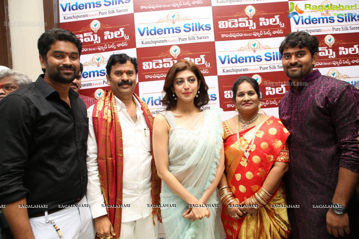 Heroine Pranitha Subhash & Naini Narshimha Reddy Launch Videms Silks @ Vanasthalipuram, Hyderabad