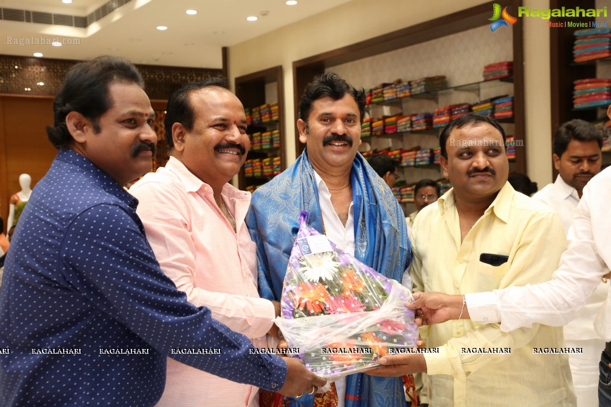 Heroine Pranitha Subhash & Naini Narshimha Reddy Launch Videms Silks @ Vanasthalipuram, Hyderabad