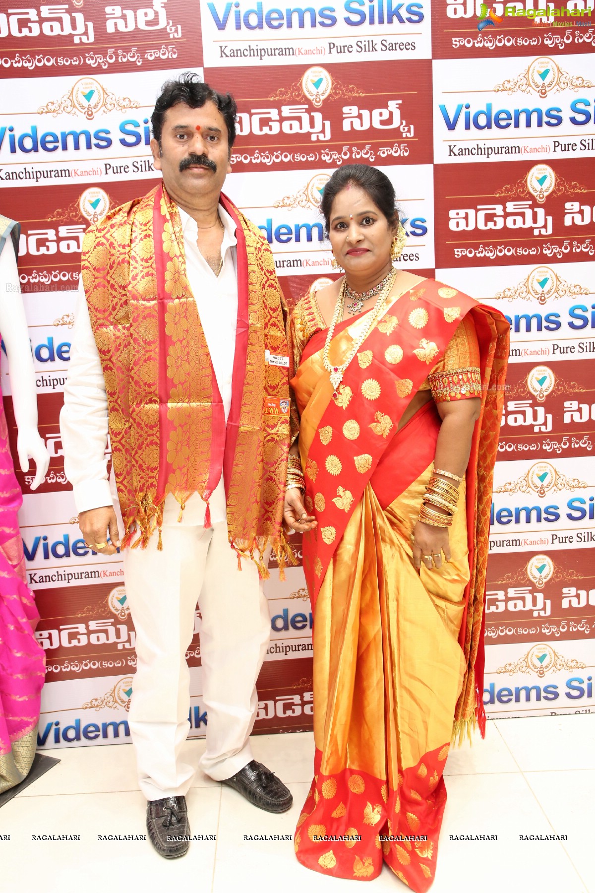 Heroine Pranitha Subhash & Naini Narshimha Reddy Launch Videms Silks @ Vanasthalipuram, Hyderabad