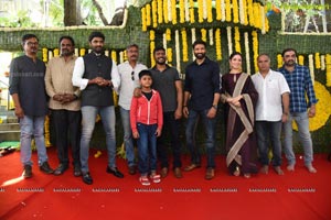 Gopichand-Tamannaah-Sampath Nandi Film Muhurat