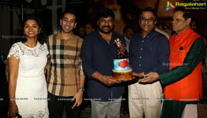 T Subbirami Reddy Felicitates 'Sye Raa' Team