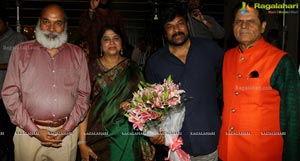 T Subbirami Reddy Felicitates 'Sye Raa' Team