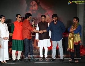 T Subbirami Reddy Felicitates 'Sye Raa' Team