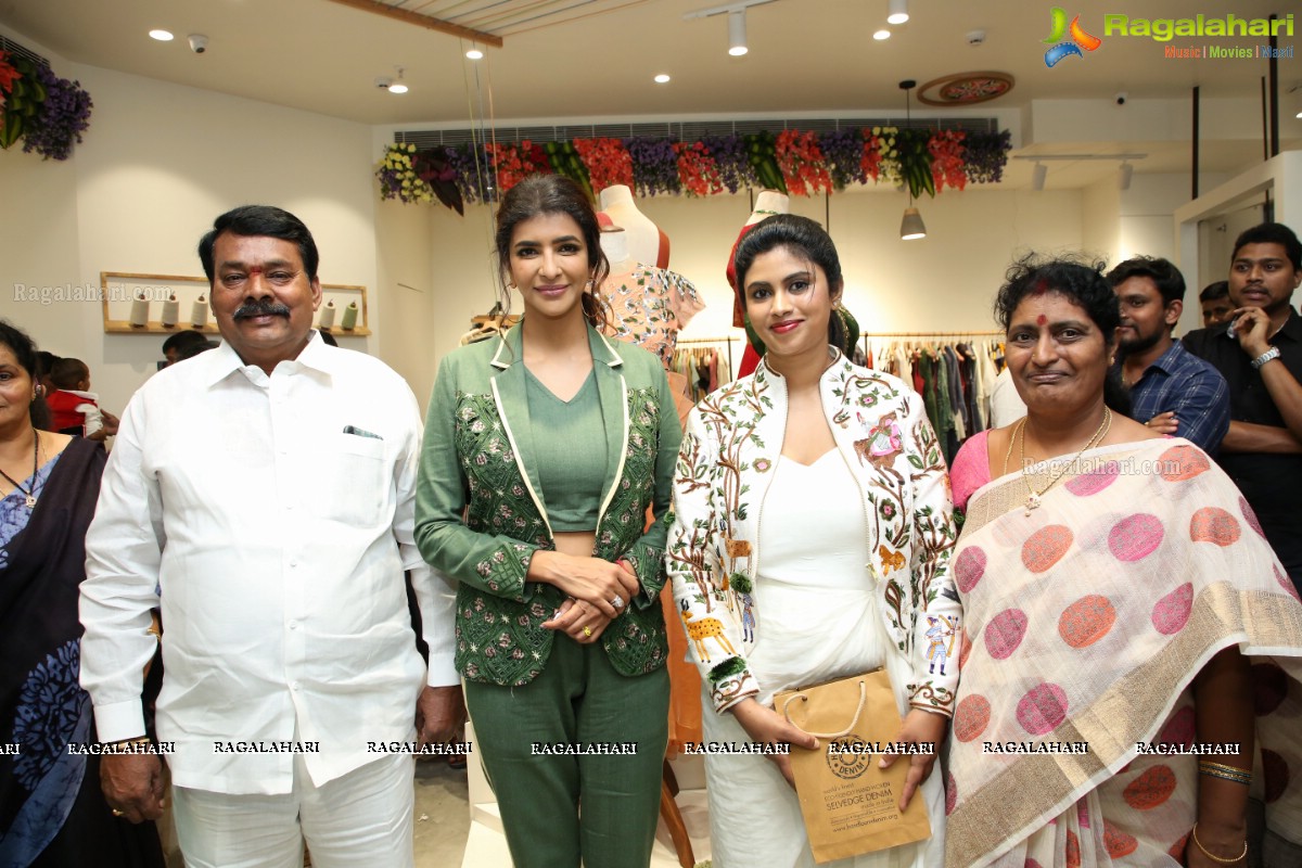 Endless Knot Handloom Store Launch