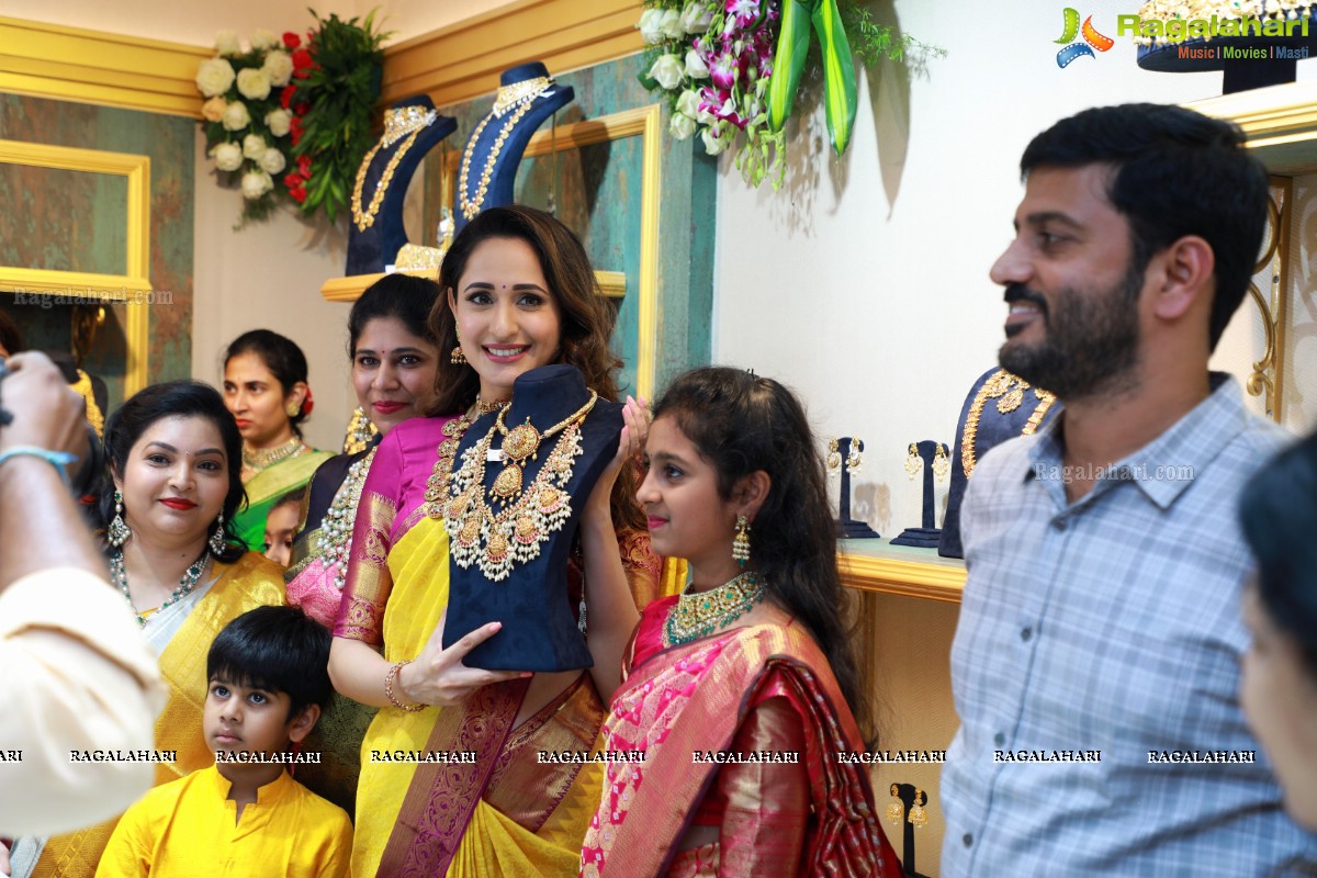 Hiya Designer Jewellery Showroom Launch in Tirupati