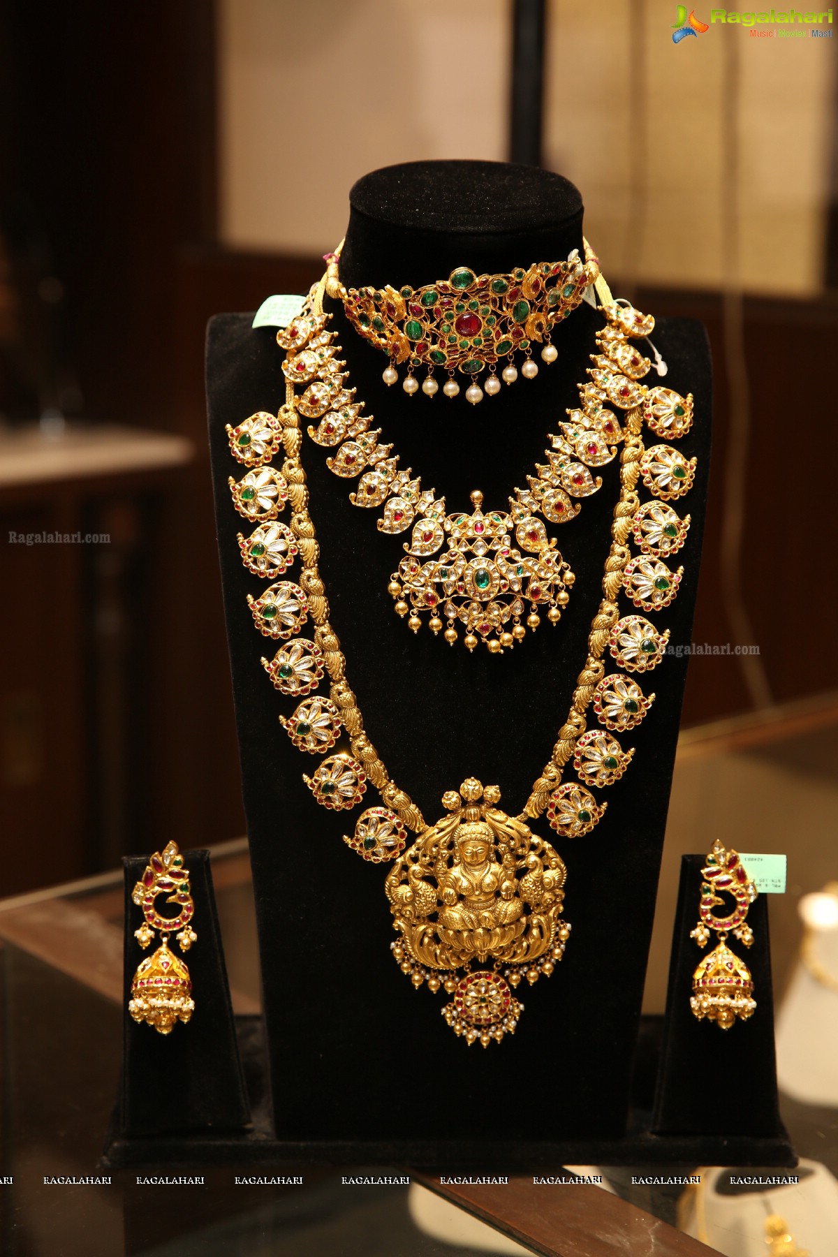 Manepally Jewellers Unveils Special Diwali Collection