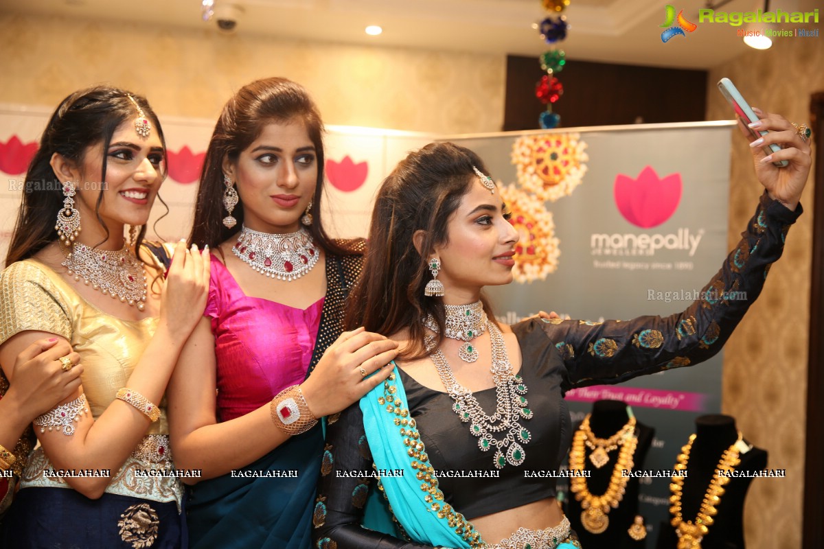 Manepally Jewellers Unveils Special Diwali Collection