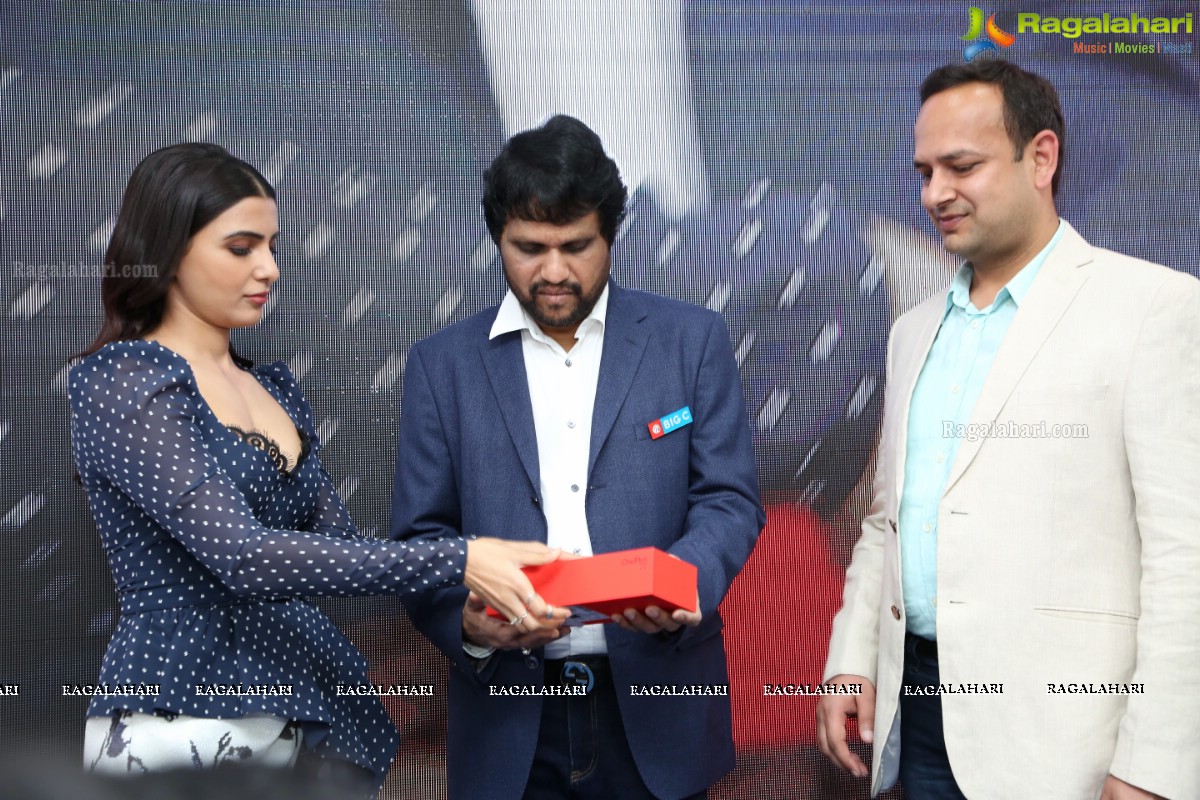 Samantha Launches Oneplus Mobiles At Big C