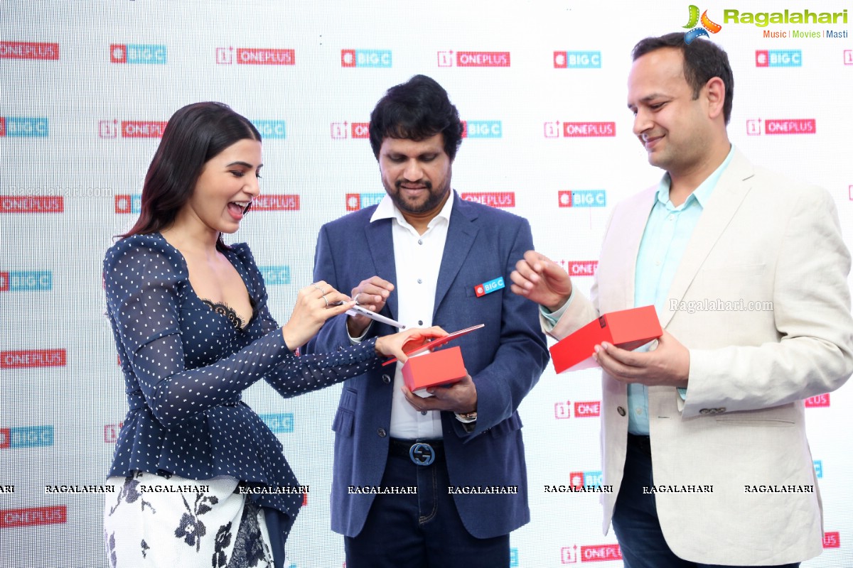 Samantha Launches Oneplus Mobiles At Big C