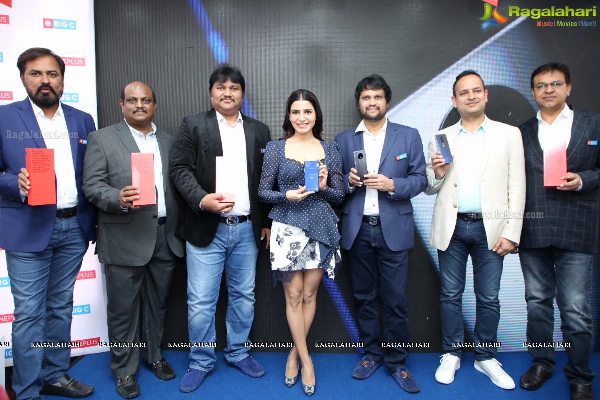 Samantha Launches Oneplus Mobiles At Big C