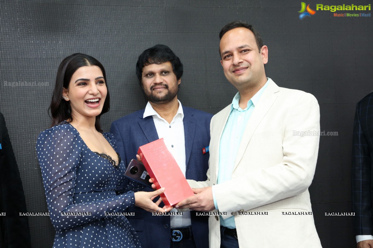 Samantha Launches Oneplus Mobiles At Big C