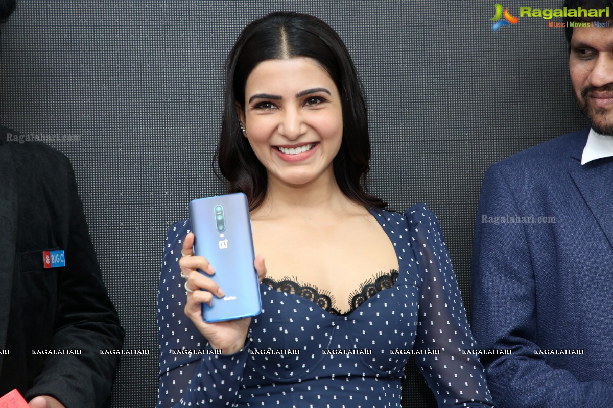 Samantha Launches Oneplus Mobiles At Big C