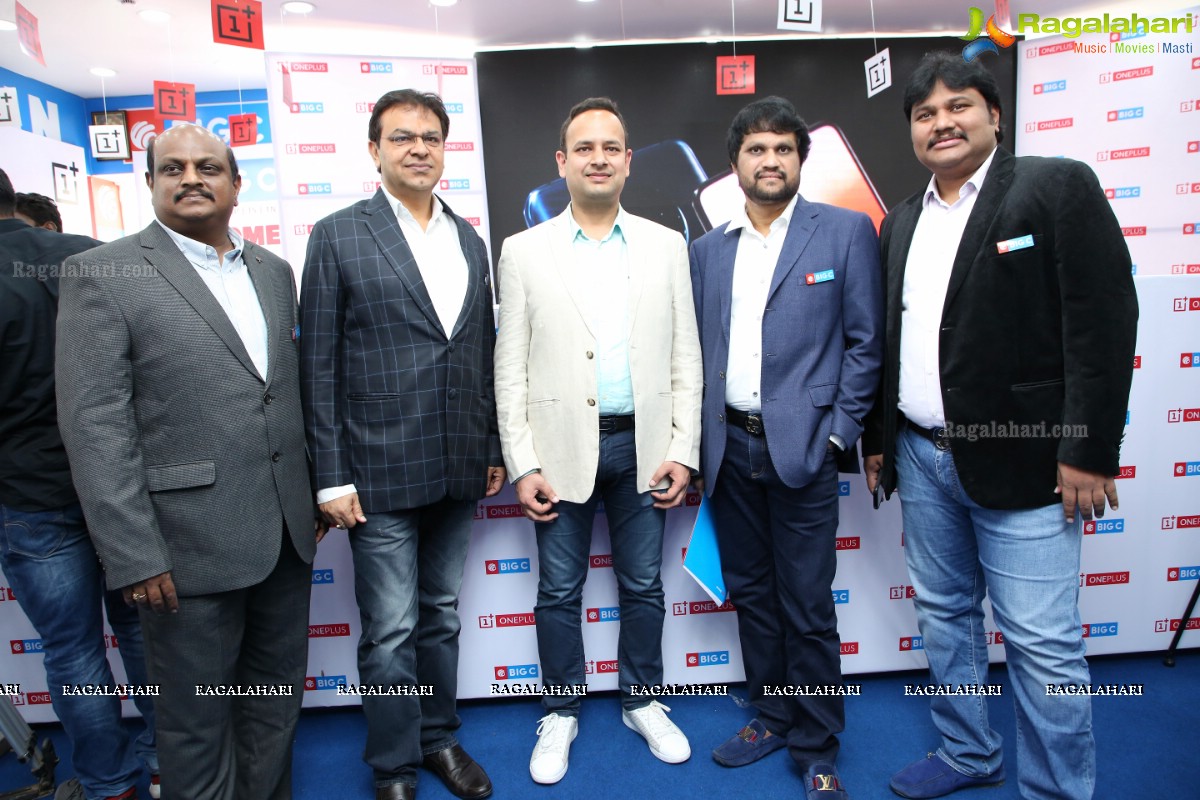 Samantha Launches Oneplus Mobiles At Big C