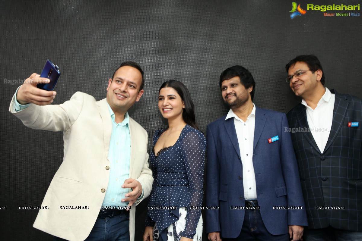 Samantha Launches Oneplus Mobiles At Big C