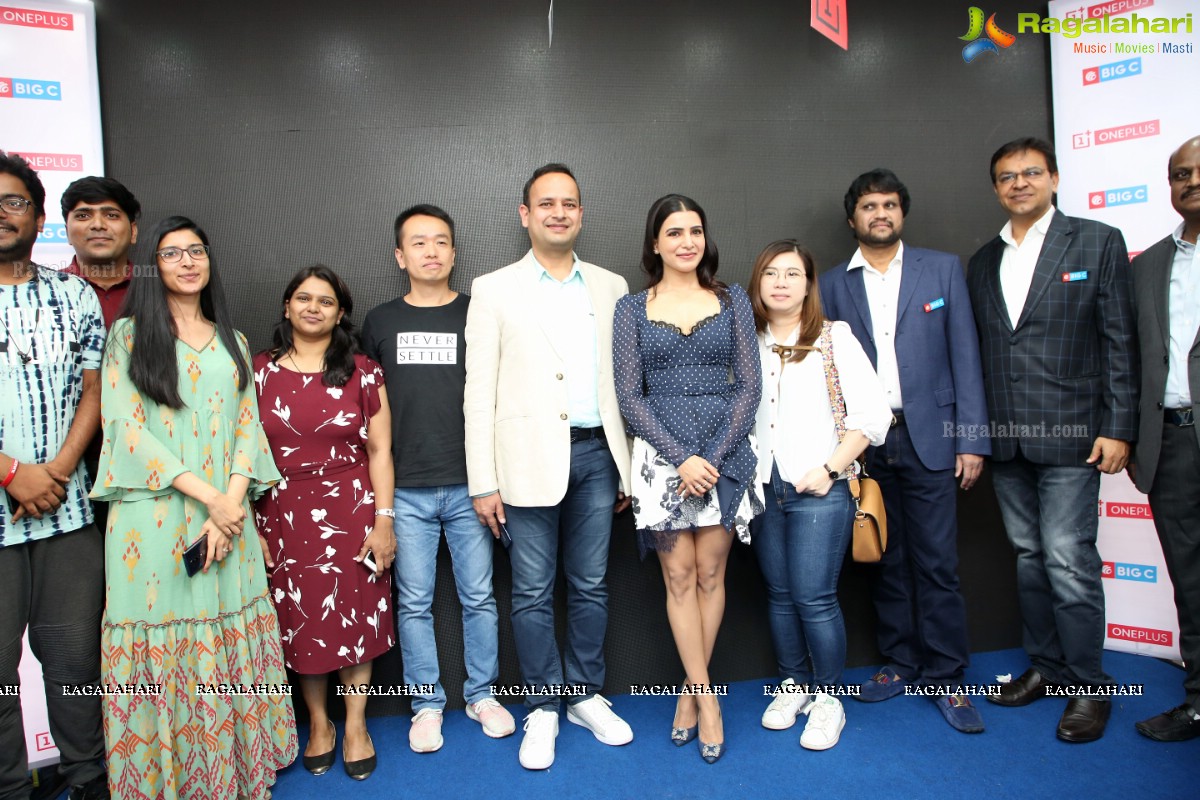 Samantha Launches Oneplus Mobiles At Big C