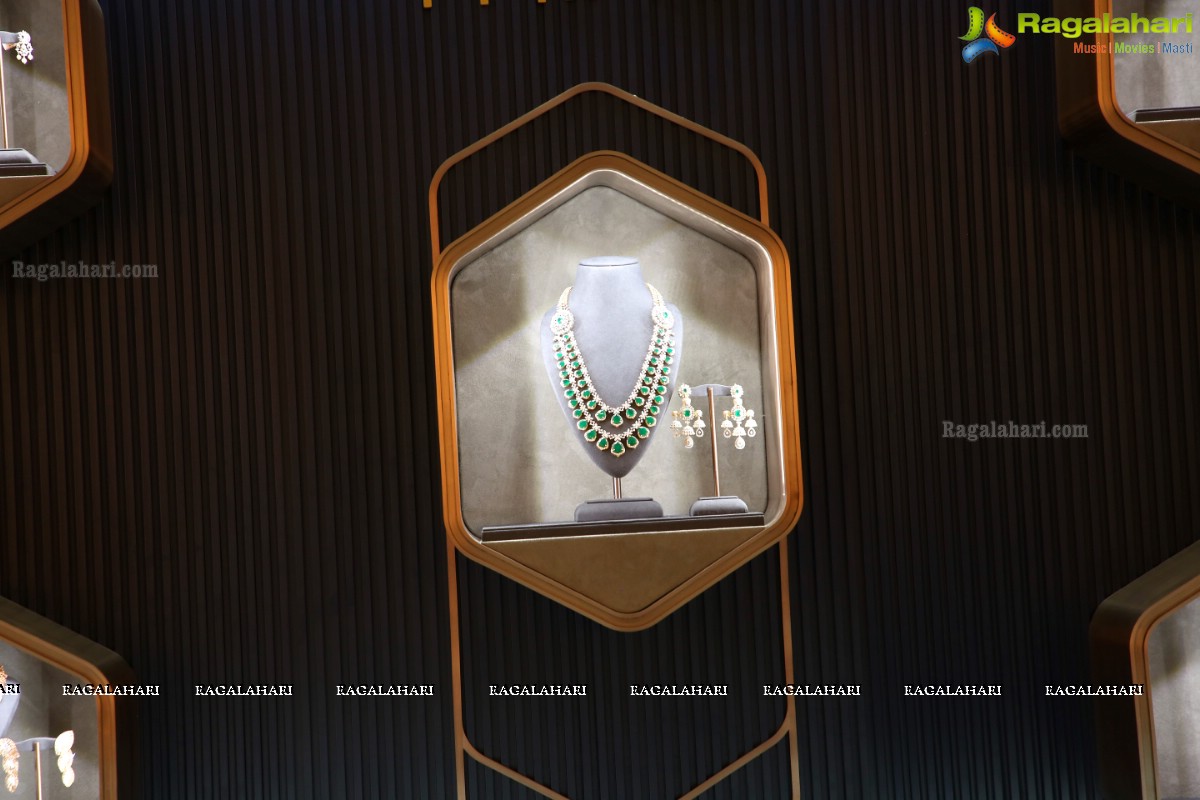 Malabar Gold & Diamonds Launches Its New Showroom at Habsiguda