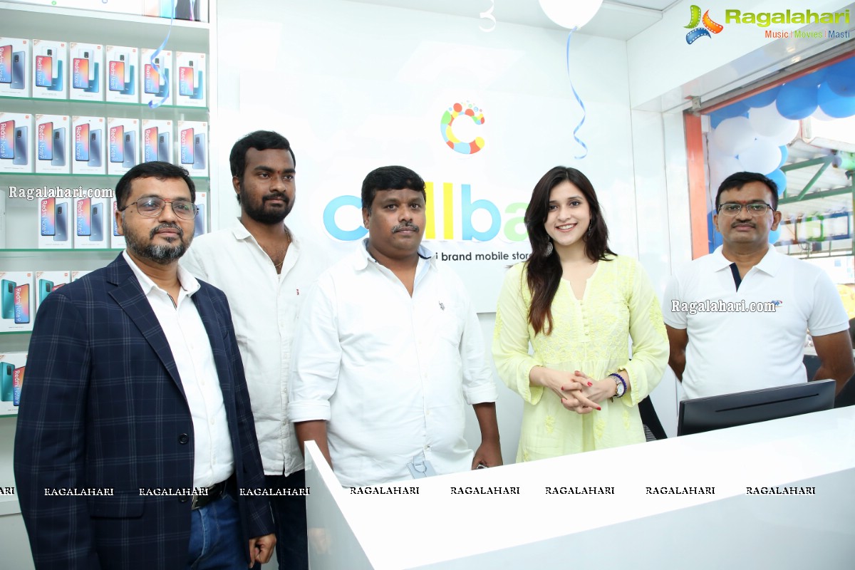 Cellbay 55th Store Launch by Mannara Chopra at Beeramguda, Hyderabad