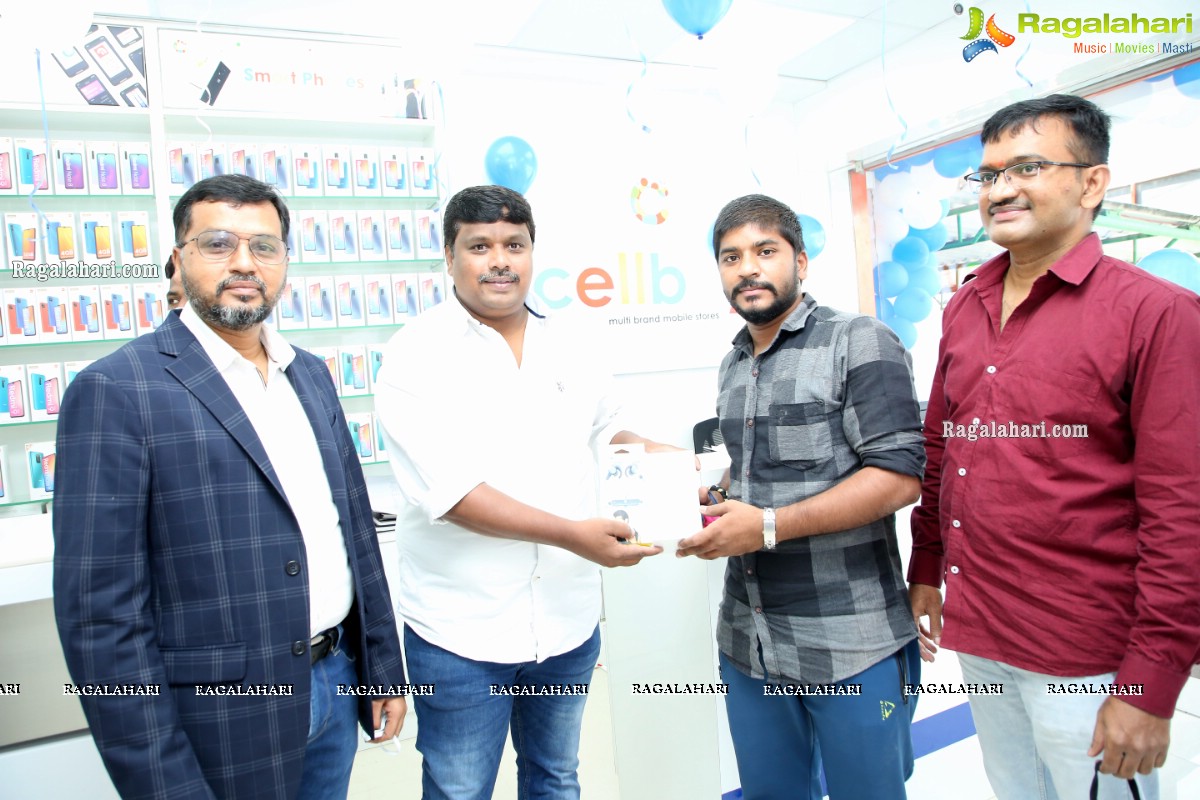 Cellbay 55th Store Launch by Mannara Chopra at Beeramguda, Hyderabad