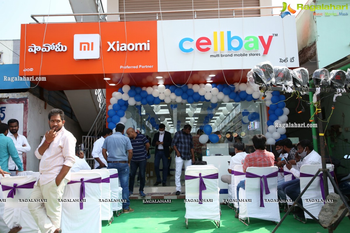 Cellbay 55th Store Launch by Mannara Chopra at Beeramguda, Hyderabad