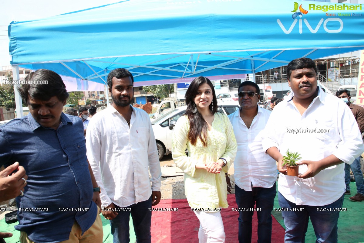 Cellbay 55th Store Launch by Mannara Chopra at Beeramguda, Hyderabad