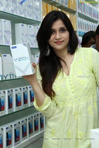 Cellbay 55th Store Launch by Mannara Chopra