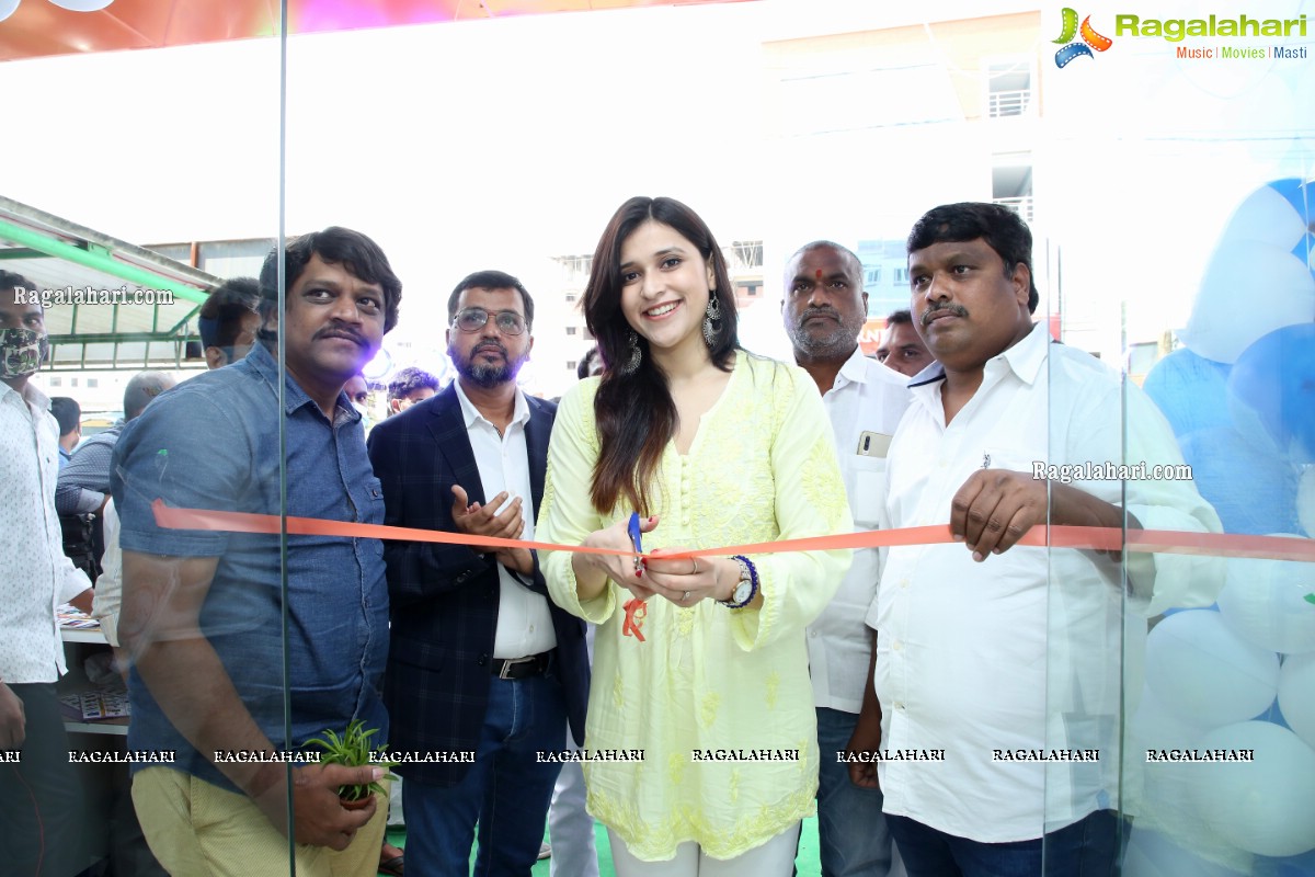 Cellbay 55th Store Launch by Mannara Chopra at Beeramguda, Hyderabad