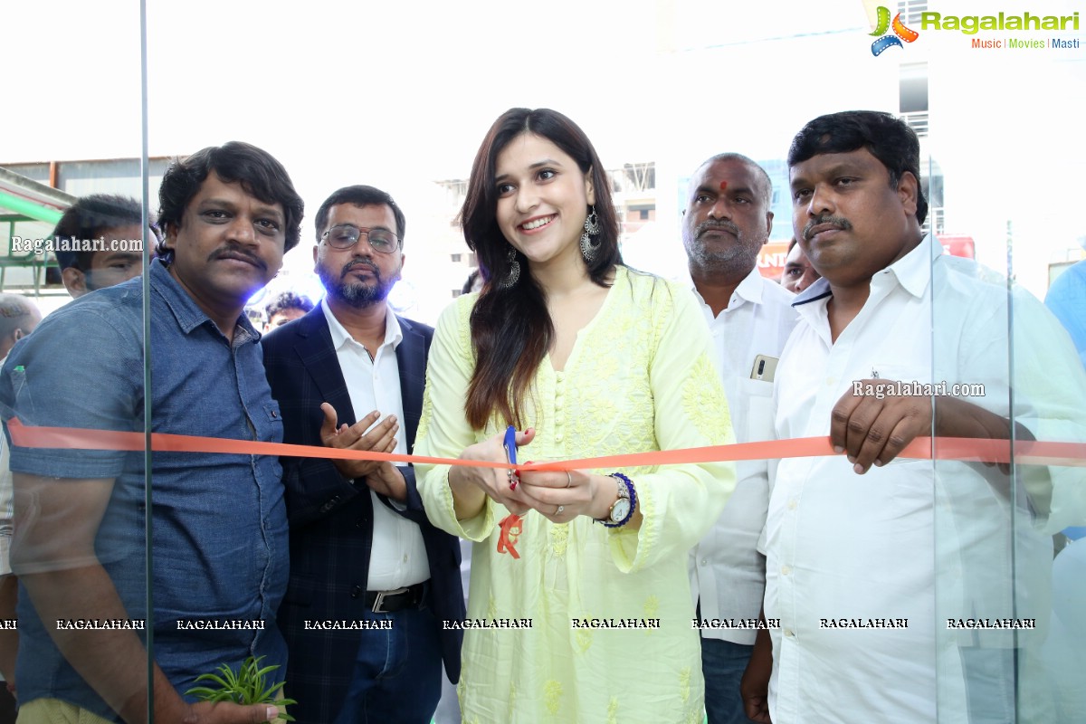 Cellbay 55th Store Launch by Mannara Chopra at Beeramguda, Hyderabad