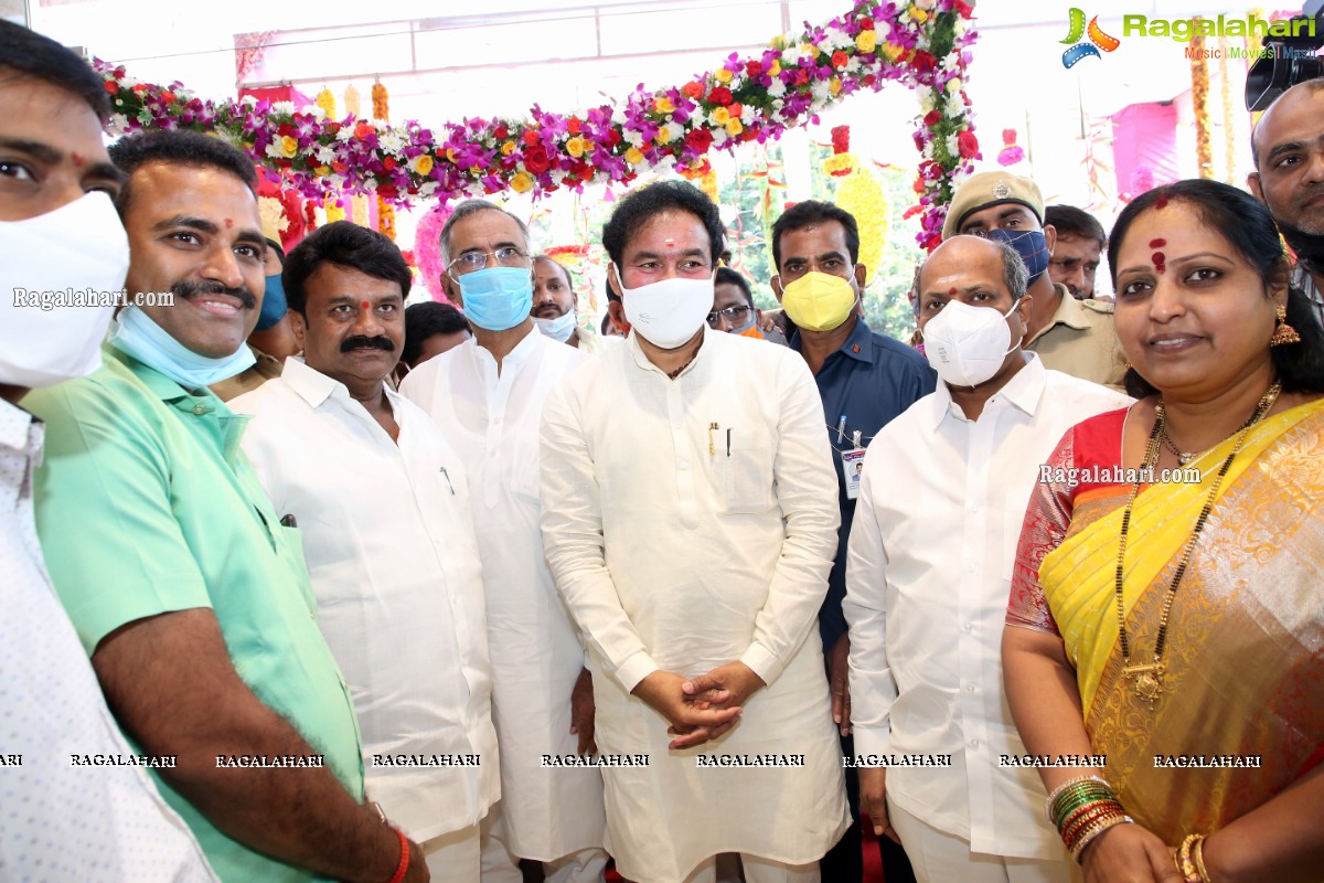 Kishan Reddy, Srinivas Yadav Reopens Chandana Brothers Patny Center