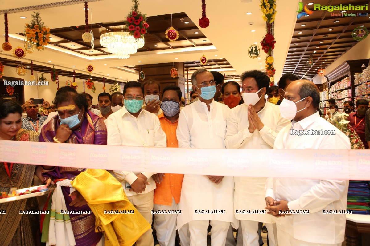 Kishan Reddy, Srinivas Yadav Reopens Chandana Brothers Patny Center