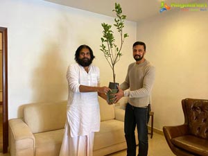 Pawan Kalyan, Sudeep Talk for an Hour 