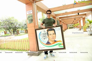 Sameer khan Along with Dr. Neelima Arya Met Sonu Sood