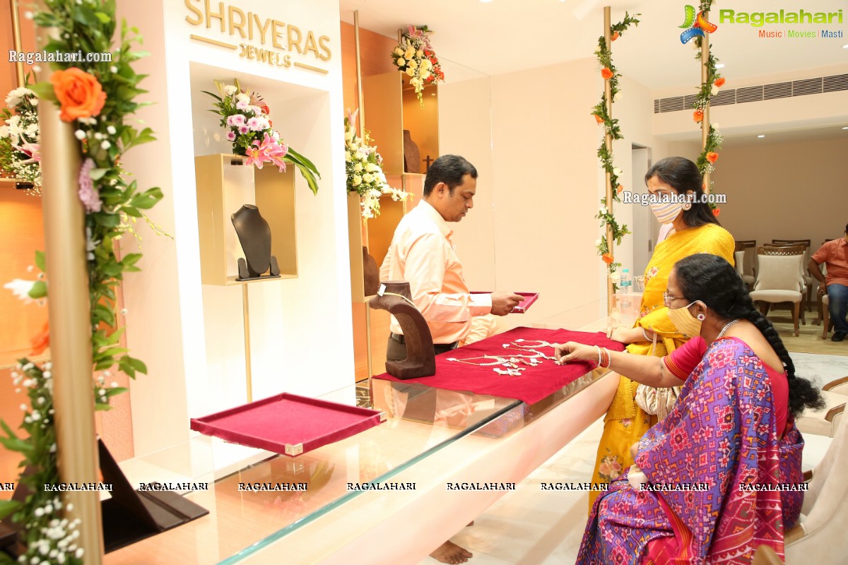 Shriyeras Jewels Pre-Launch Celebrations