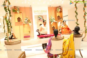 Sriyeras Jewels Pre-Launch Celebrations