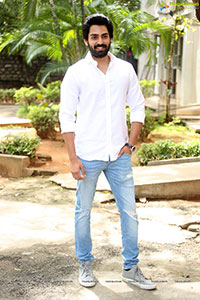 Manu Charithra Movie Teaser Launch