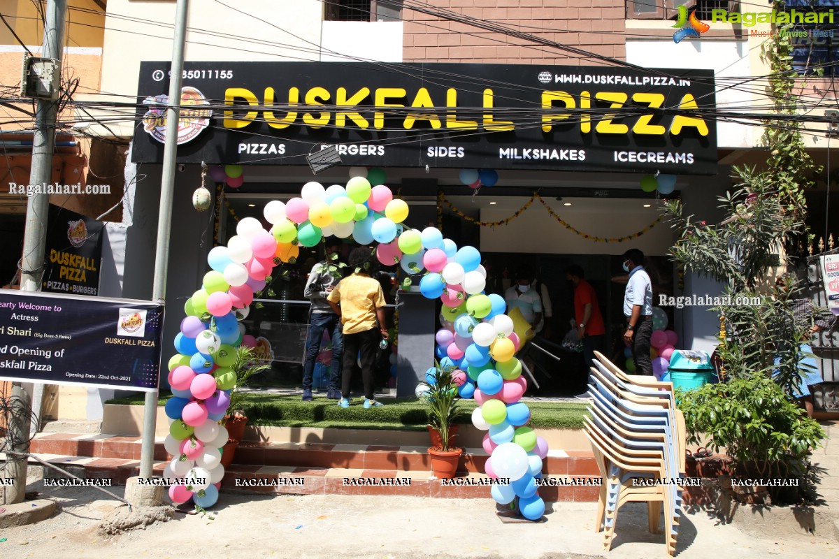 Duskfall Pizza Store Launch by Big Boss Fame Lahari Shari at Madhuranagar