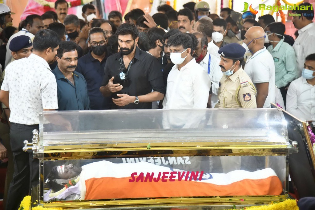 Tollywood Celebs Pay Their Last Respects to Puneeth Rajkumar